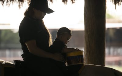 Beneficios de la equinoterapia en niños y adultos: cuerpo, mente y emoción